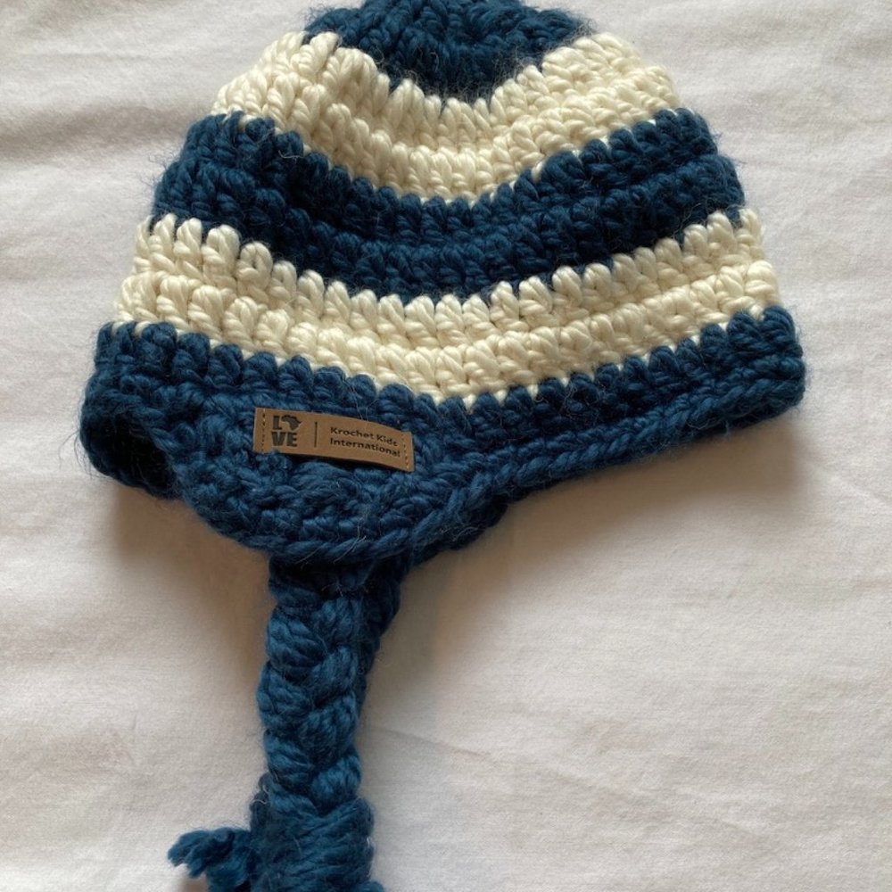 NWOT Krotche Kids International Blue and White Crocheted Hat